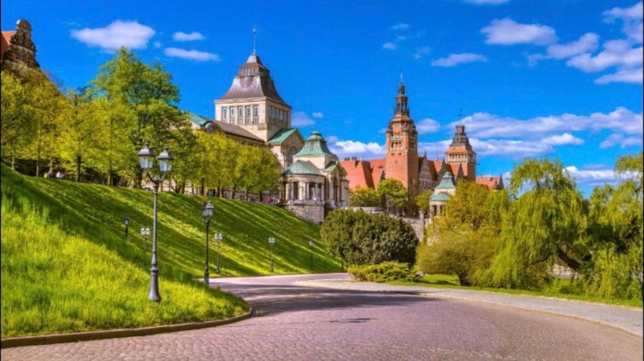 Old Town Resort Deluxe Szczecin Extérieur photo